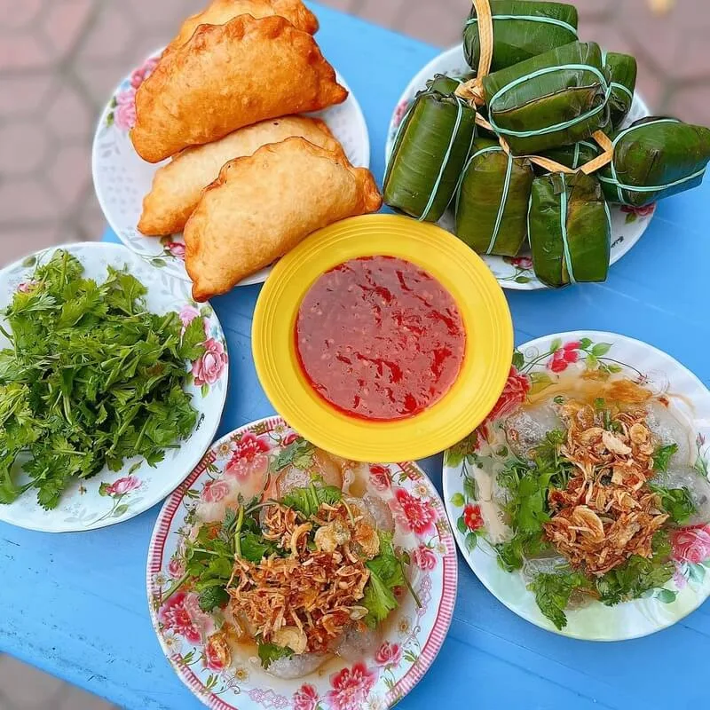 Quán Ba Chàng Trai - Ăn Vặt & Chè - 40 Nguyễn Văn Trỗi