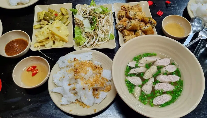 Bánh mướt bà Tùng - 10 Tống Duy Tân