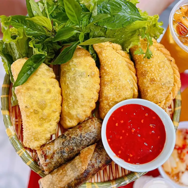 Quán Ba Chị Em - Bánh Gối & Ăn vặt 42 Phan Chu Trinh