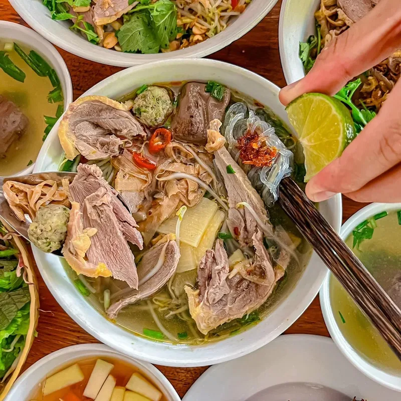 Quán Ngan Gốc Mít - Số 2 Sân Bóng Vinh