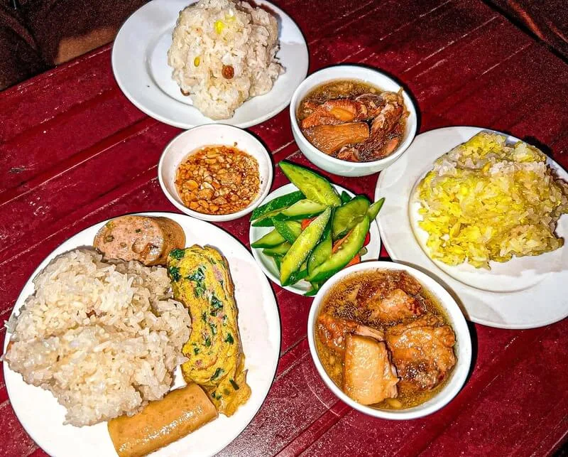 Xôi Bưu Điện - Xôi ăn đêm bình dân 3 Hồ Tùng Mậu