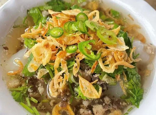 Bánh đúc nóng Hà Nội - 32 Phong Định Cảng