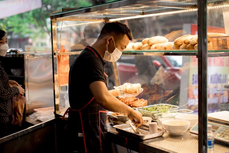 Bánh mi thịt nướng lu Bá Đạt - 62 Phong Định Cảng