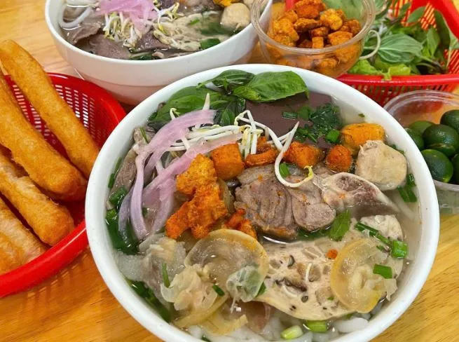 Bún Bò Huế An Cựu - 208 Nguyễn Tất Thành, Quỳnh Dị, Hoàng Mai