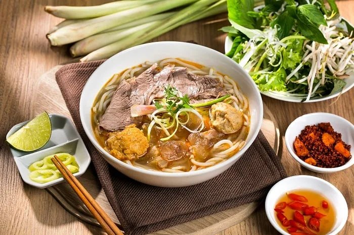 Bún bò huế Hoàng Giang - 109 Phùng Chí Kiên, Hoàng Mai