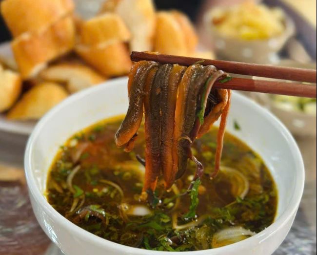 Bún Bò Huế - Súp Lươn Thanh Lệ - Con Cuông