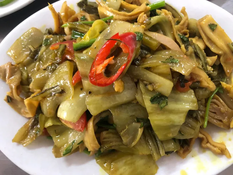 Quán cơm Bà Căn - 25 Nguyễn Thái Học