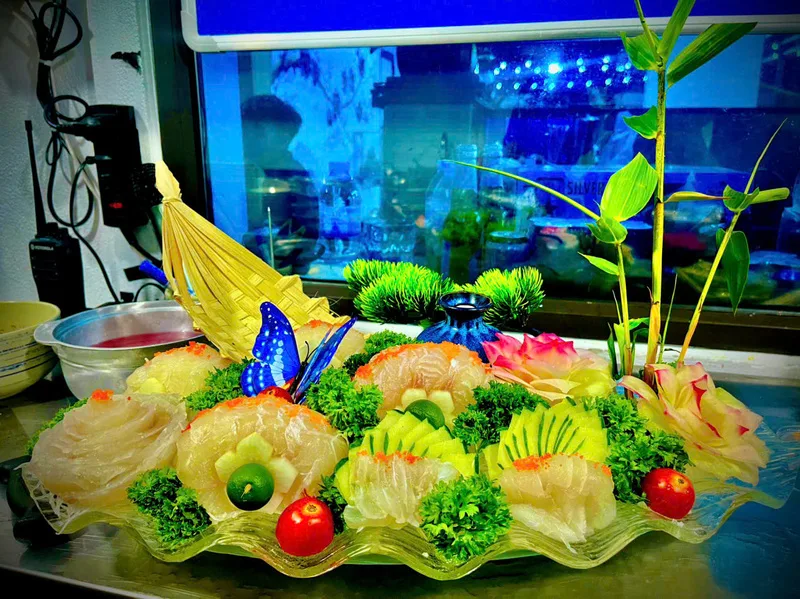 Nhà hàng hải sản Quang Thuận - 04 Hồ Hữu Nhân