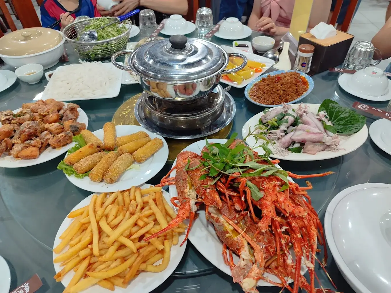 Nhà hàng Kỳ Lan  - 16 Nguyễn Cảnh Quế, Cửa Lò