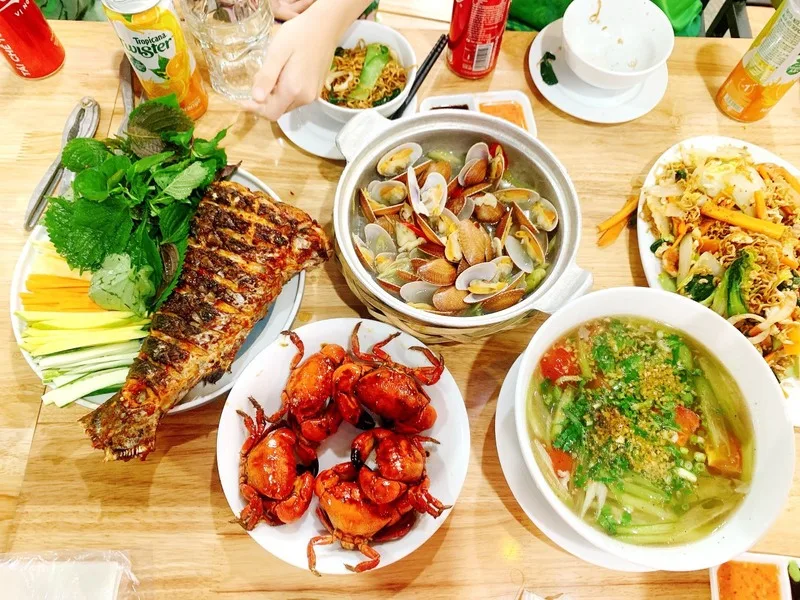 Nhà hàng Muối Ớt -  235 Mai Thúc Loan, Cửa Lò