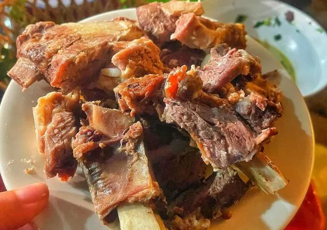 Quán Đại Loan - Lẩu sườn bò & món nhậu bình dân - 19 Quang Trung