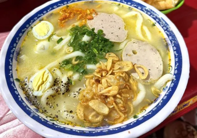 Quán chị Trang - Cháo Canh & Xôi Đêm - 43 Nguyễn Cảnh Chân