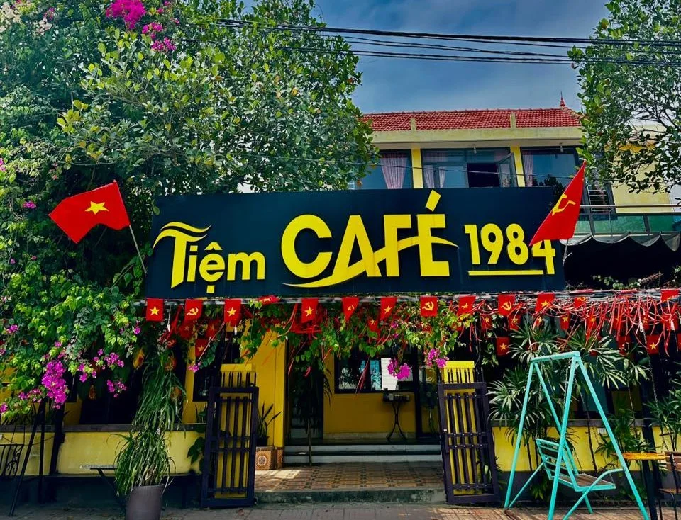 Tiệm Cafe 1984 - Tân Mai (Quỳnh Dị, TX Hoàng Mai cũ)