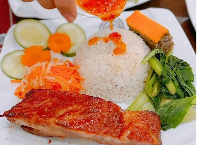 Tiệm Cơm Tấm Nhà Bống - 02 Bình Minh, Cửa Lò