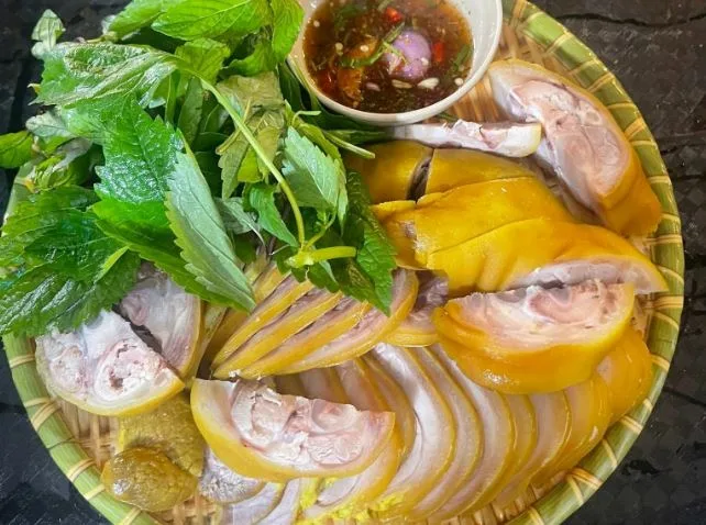 Vườn Bia Cửa Lò - 03 Nguyễn Huệ