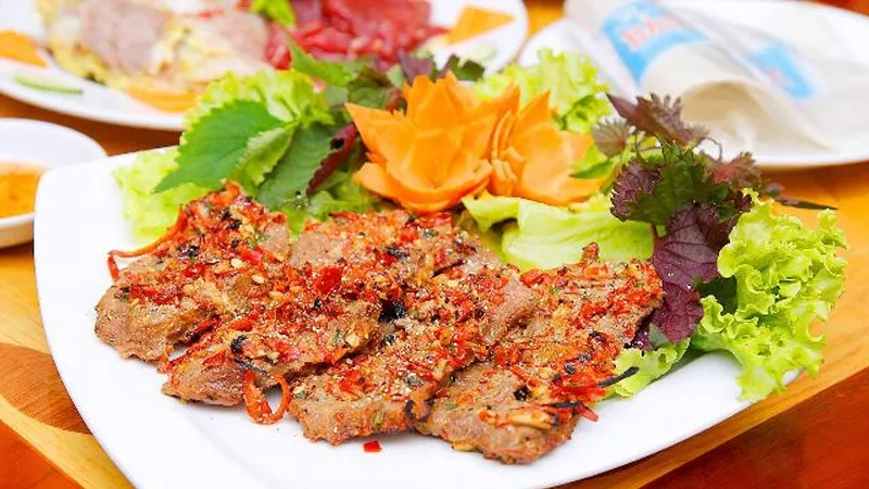 Nhà Hàng Luân Trang - 251 Võ Nguyên Hiến