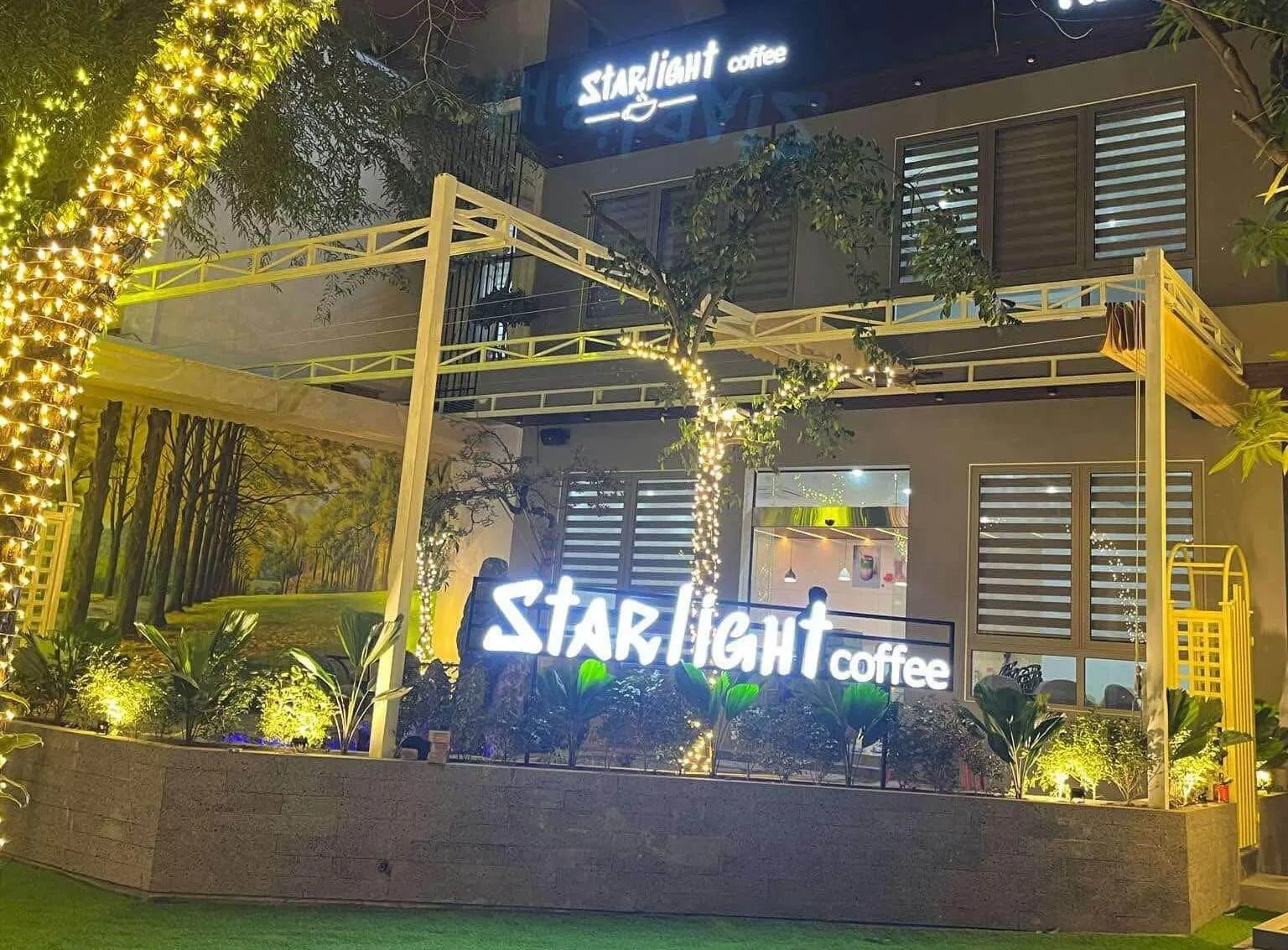 Starlight Coffee - 23 Giáng Hương