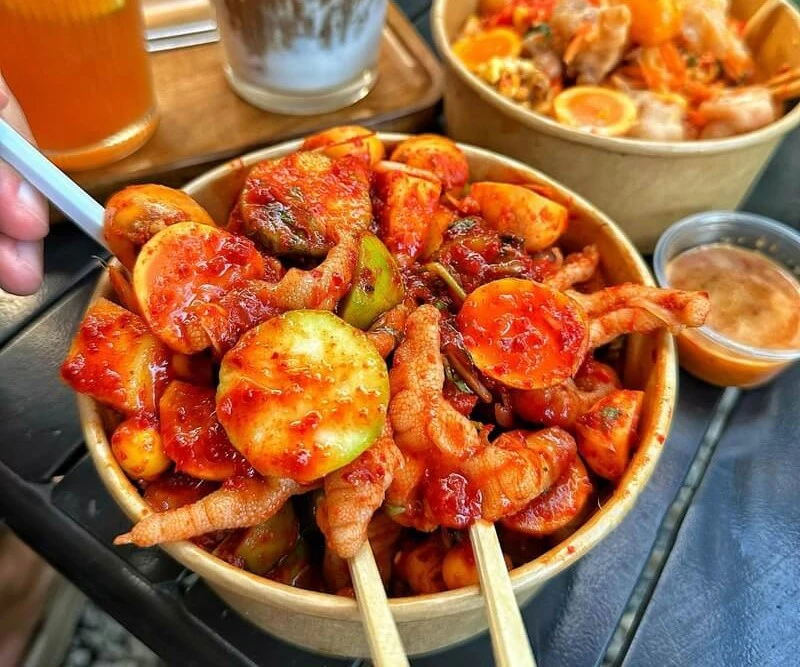 Top 5 quán chân gà sốt Thái ở Vinh: Giòn sần sật, sốt cay tê tái
