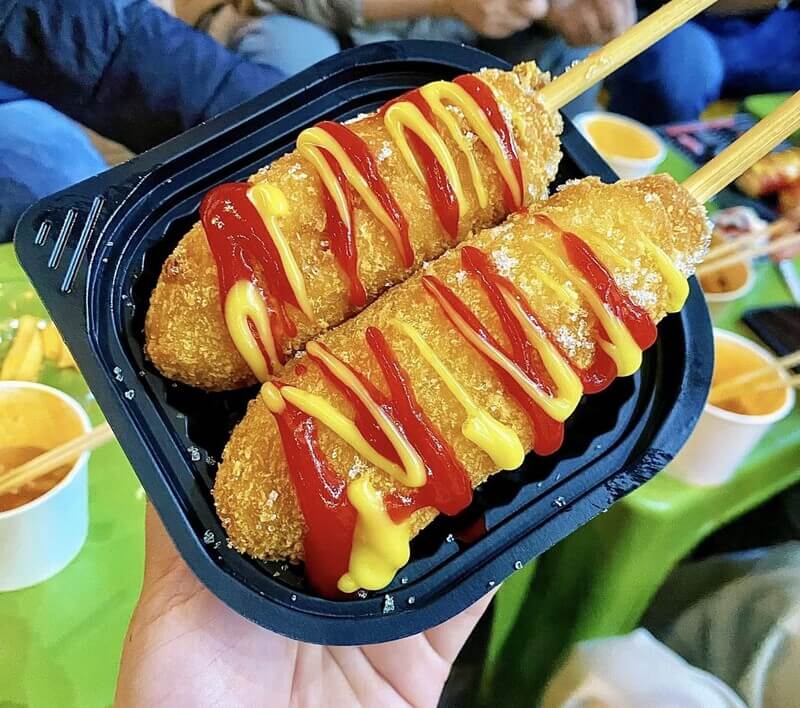 Top 4 quán Hotdog ở Vinh ngon nhất: Vỏ giòn rụm, nhân phô mai xịn