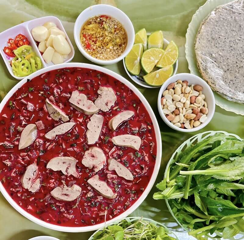 Top 5 quán tiết canh vịt ở Vinh "đông như thạch - ngon lịm tim"