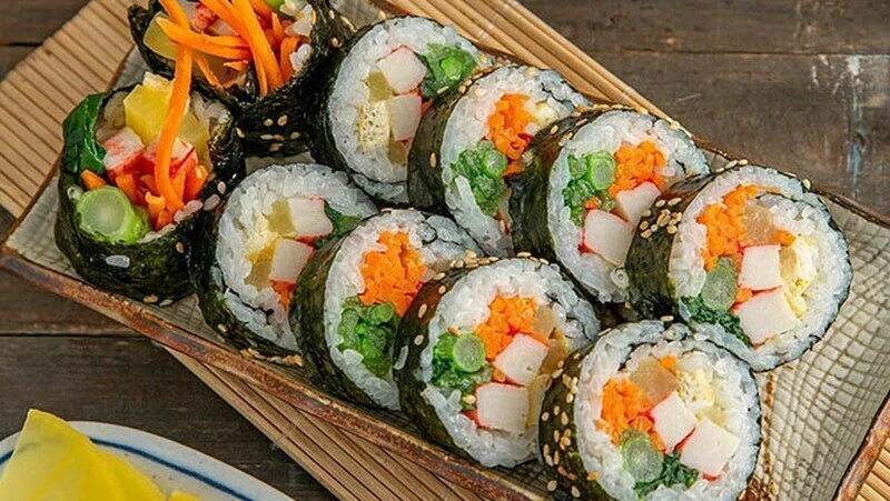 Top 8 quán kimbap ở Vinh: Cuốn to ú nu, Nhân ngập miệng