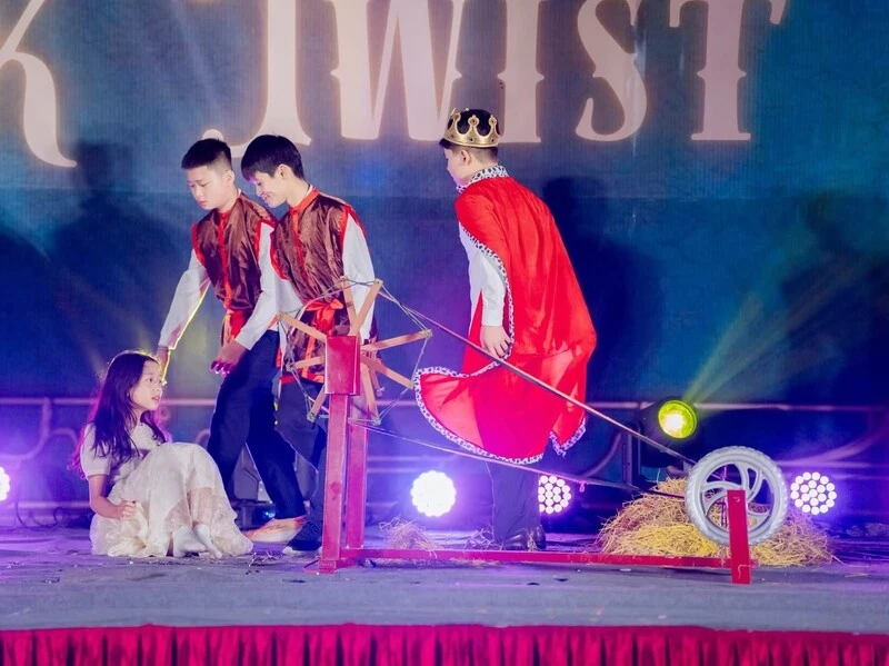 Top 5 địa chỉ thuê đồ văn nghệ ở Vinh: Đồ mới, đủ size đội hình